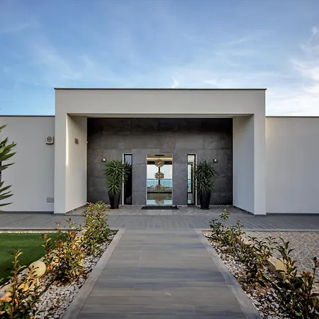 Luxury Modern Aguia Mar Stunning Sea View *